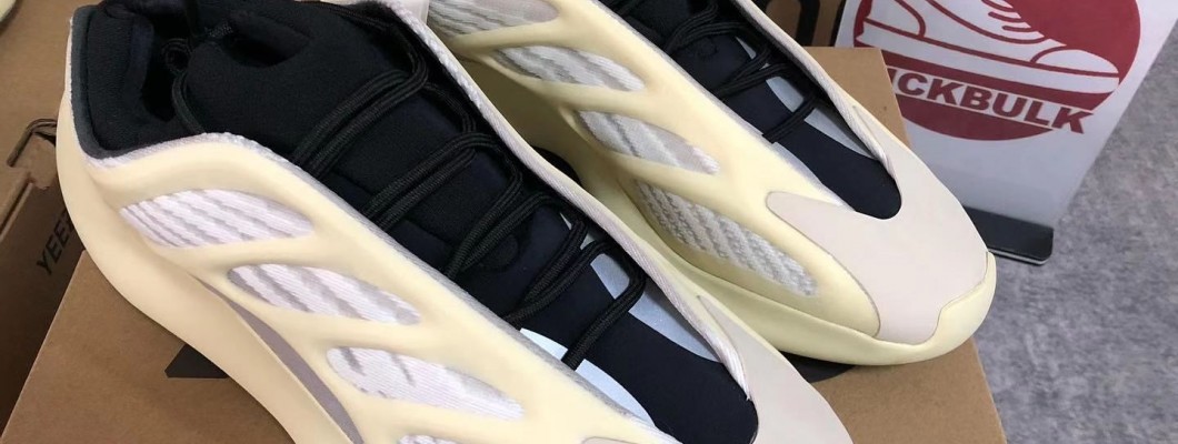 Adidas Yeezy 700 V3 'Azael' FW4980 Kickbulk Sneaker Camera photos