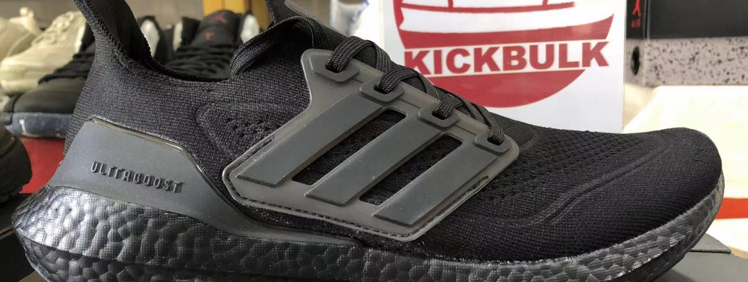 Adidas ULTRABOOST 22 'TRIPLE BLACK' GZ0127 Kickbulk Sneaker shoes Camera photos reviews