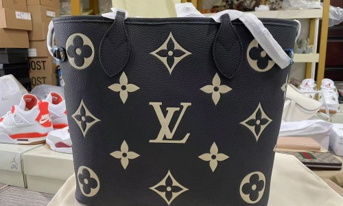 Louis Vuitton bags kickbulk luxury retail whilesale free shipping