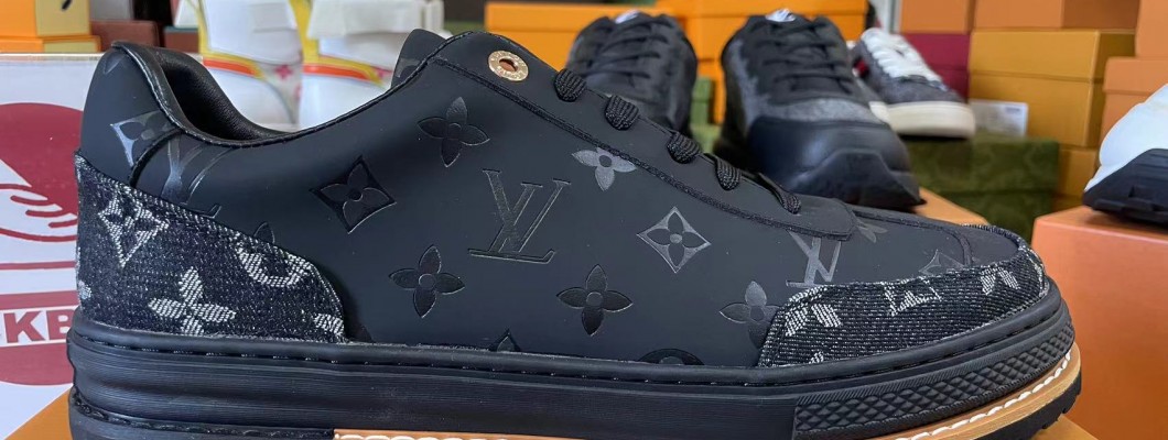 LV trainer sneakers white kickbulk shoes retail wholesale reviews