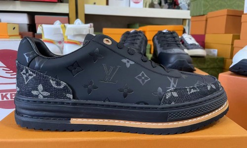 LV trainer sneakers white kickbulk shoes retail wholesale reviews