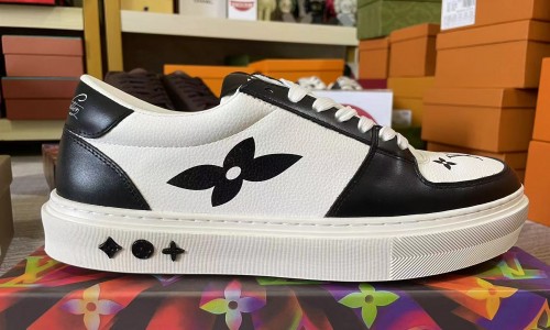 LV Trainer sneakers white black kickbulk shoes retail wholesale reviews
