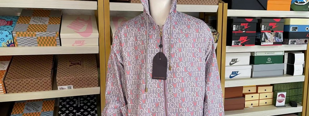 LV Jacket T-shirt kickbulk luxury brand clothes retail wholesale reviews