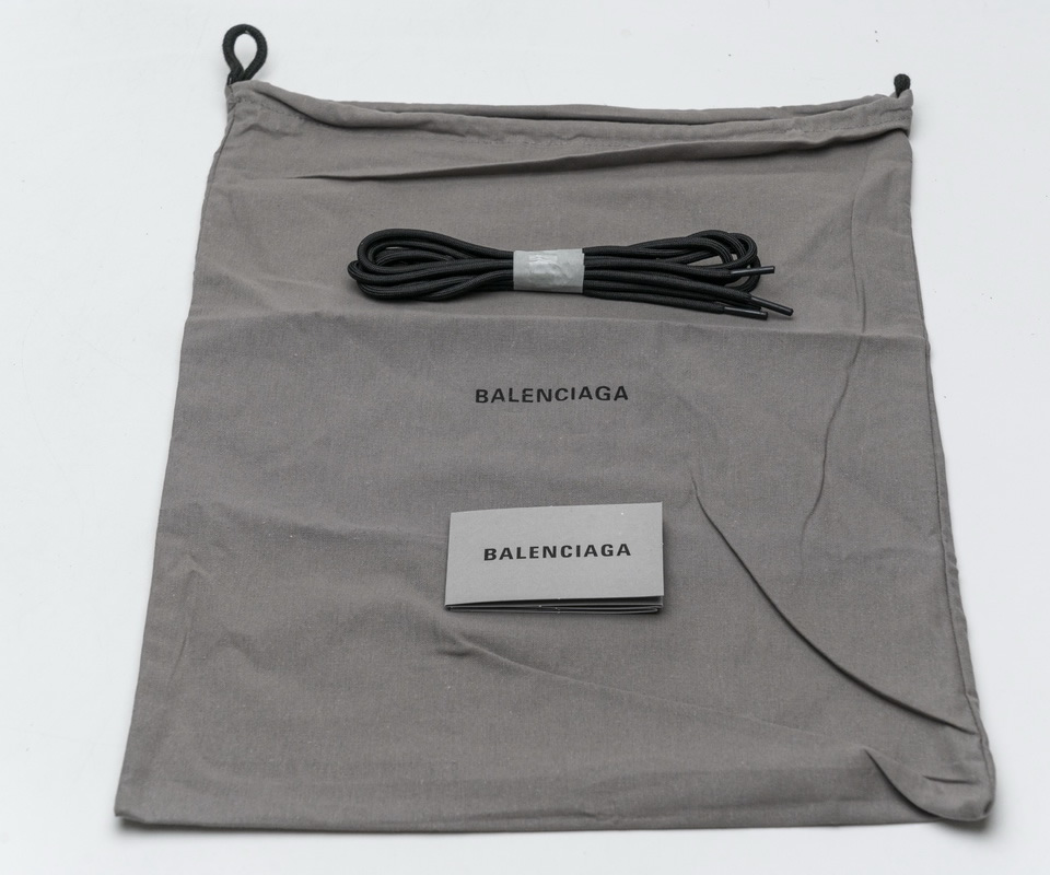 Balenciaga Track 2 Sneaker Black White 570391w2gn31090 22 - kickbulk.cc