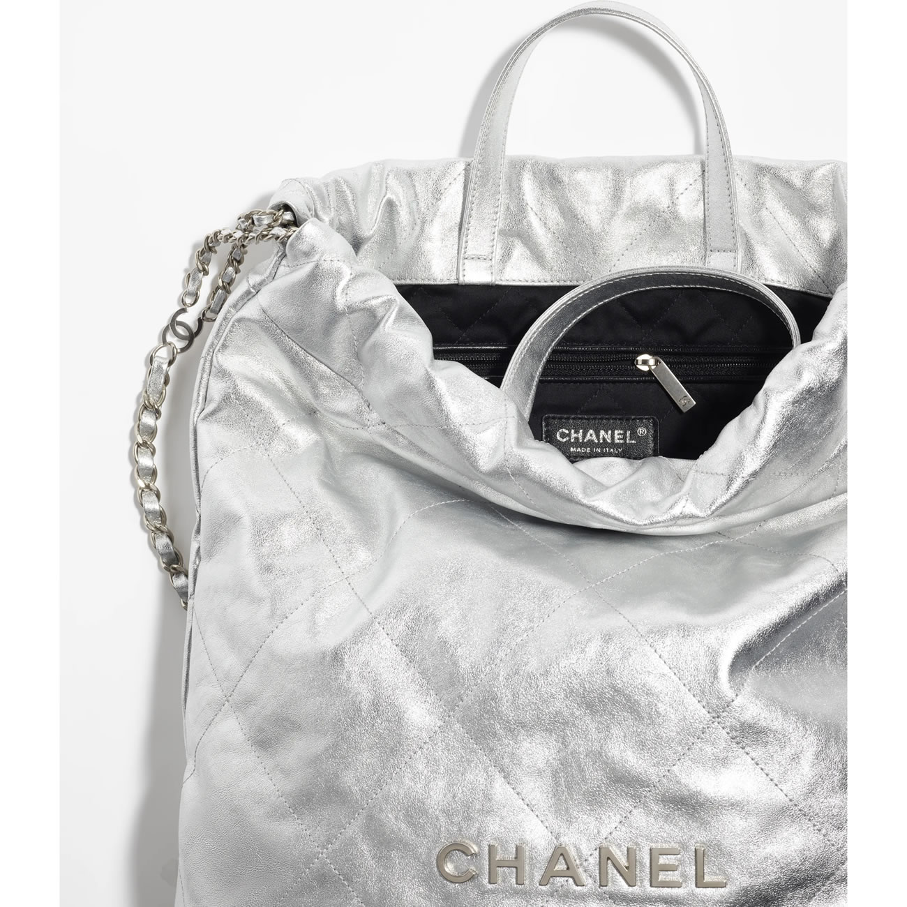 Chanel 22 Backpacks 16 - kickbulk.cc