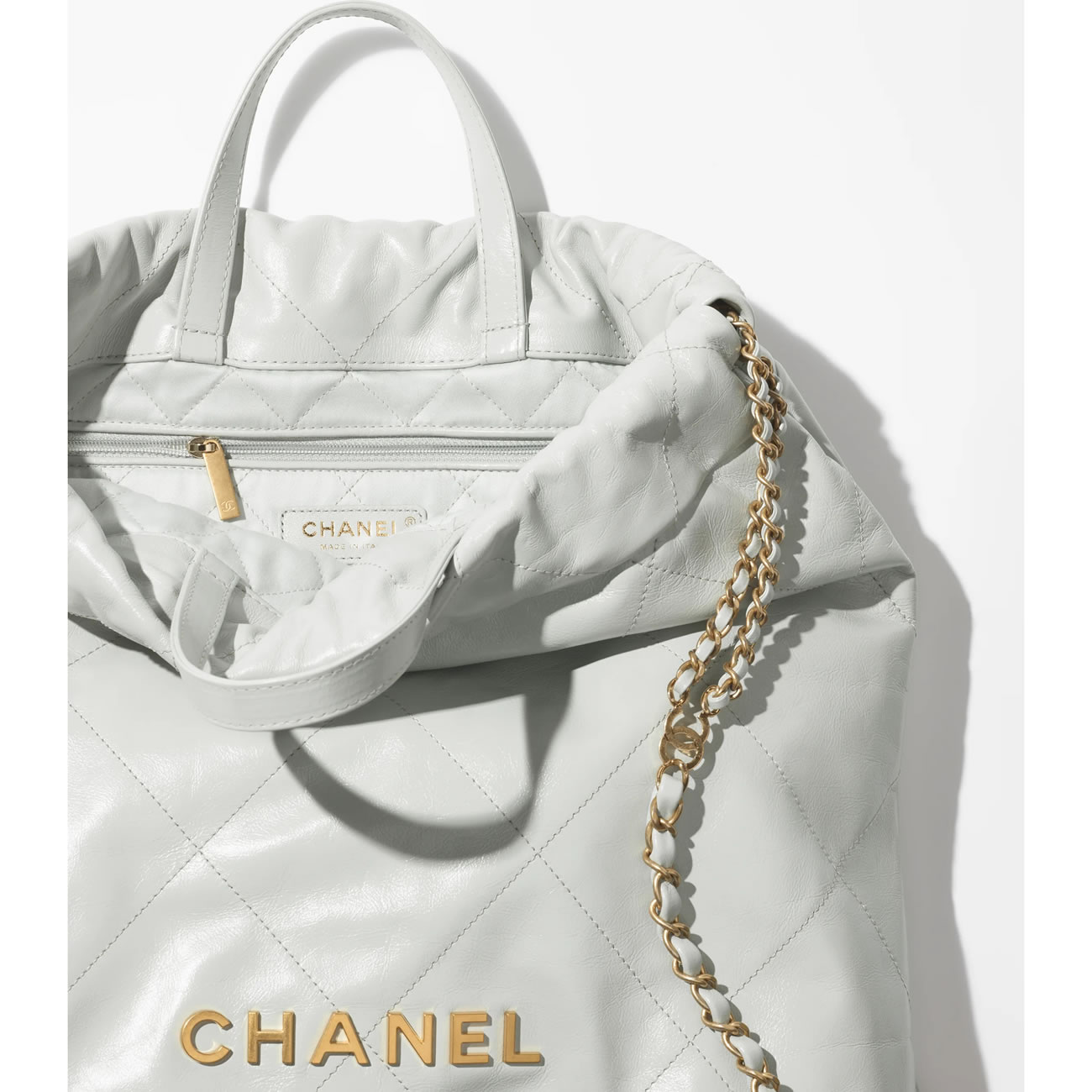 Chanel 22 Backpacks 3 - kickbulk.cc