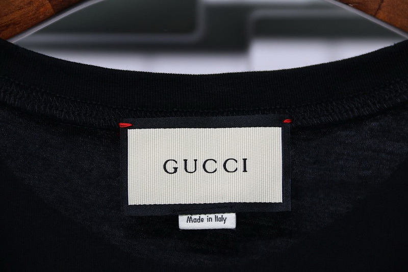 Gucci T Shirt Signature Graffiti Pure Cotton White Black 8 - kickbulk.cc