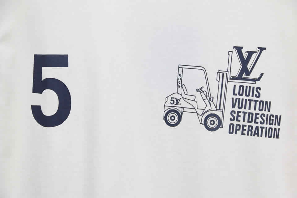 Louis Vuitton Catwalk T Shirt 2021 33 - kickbulk.cc