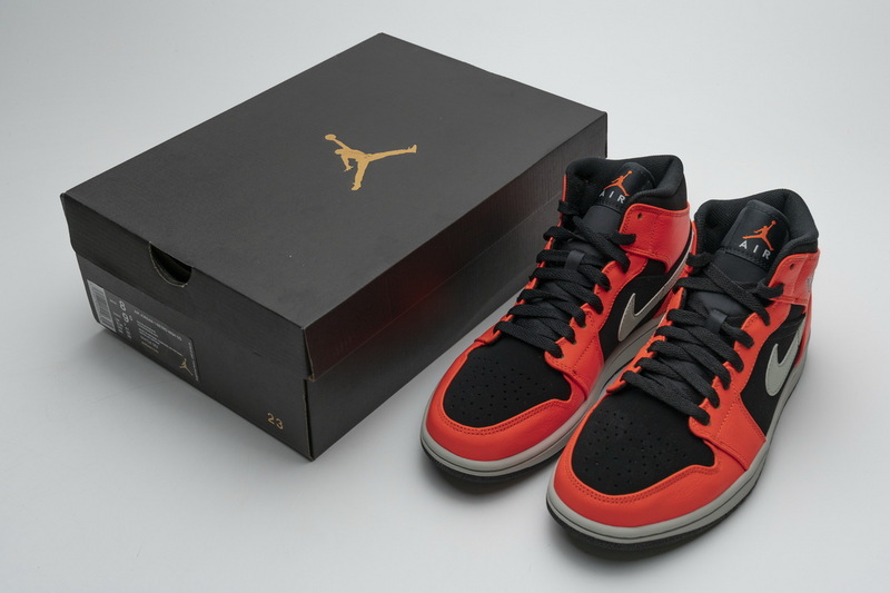 Nike Air Jordan 1 Black Cone 554724 062 4 - kickbulk.cc