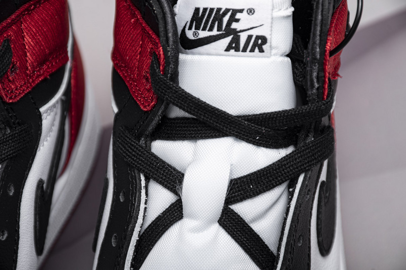 Nike Air Jordan 1 Wmns Retro High Satin Black Toe Cd0461 016 22 - kickbulk.cc