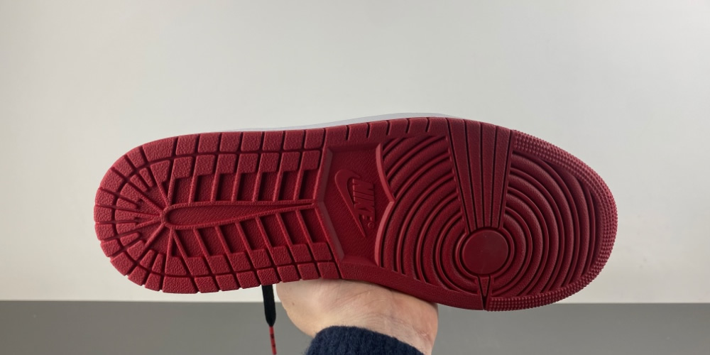 Air Jordan 1 Retro Low Og Banned 2026 Iw6276 001 10 - kickbulk.cc