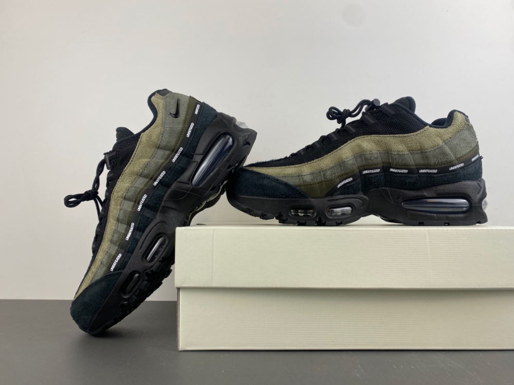 Undefeated Air Max 95 Medium Olive Ib4523 200 12 - kickbulk.cc