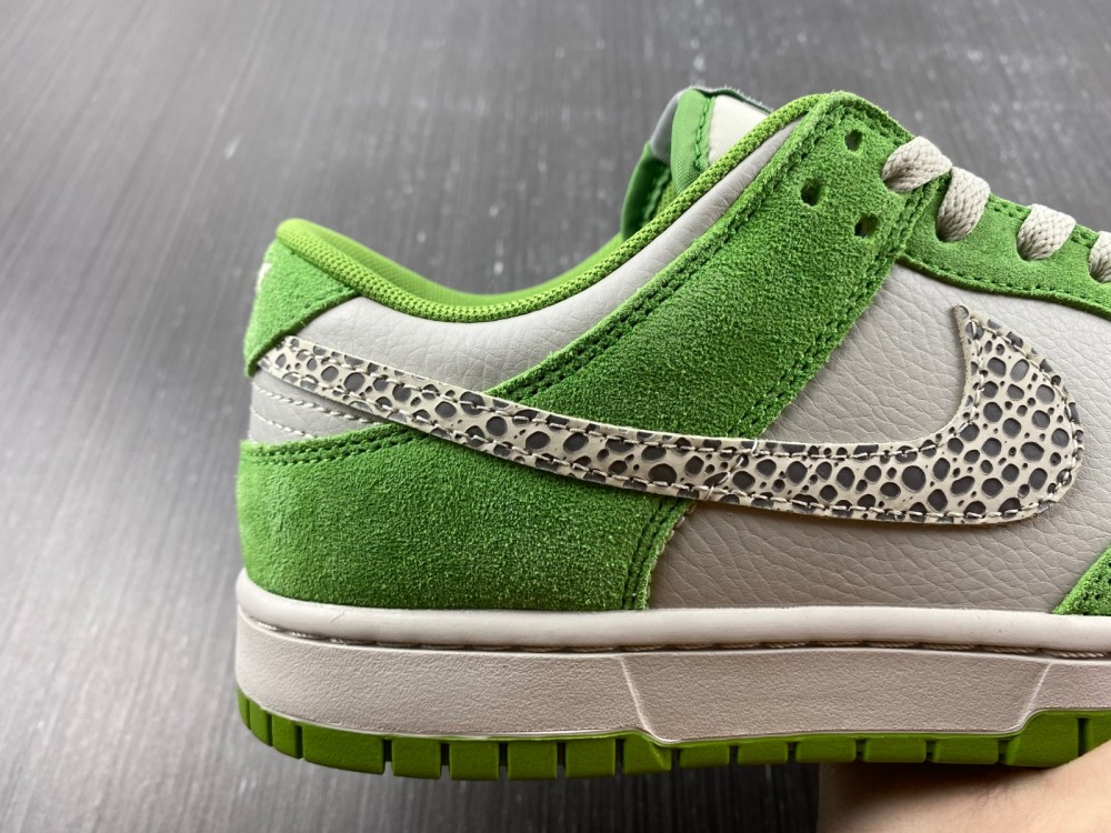 Nike Dunk Low Safari Swoosh Chlorophyll Dr0156 300 17 - kickbulk.cc