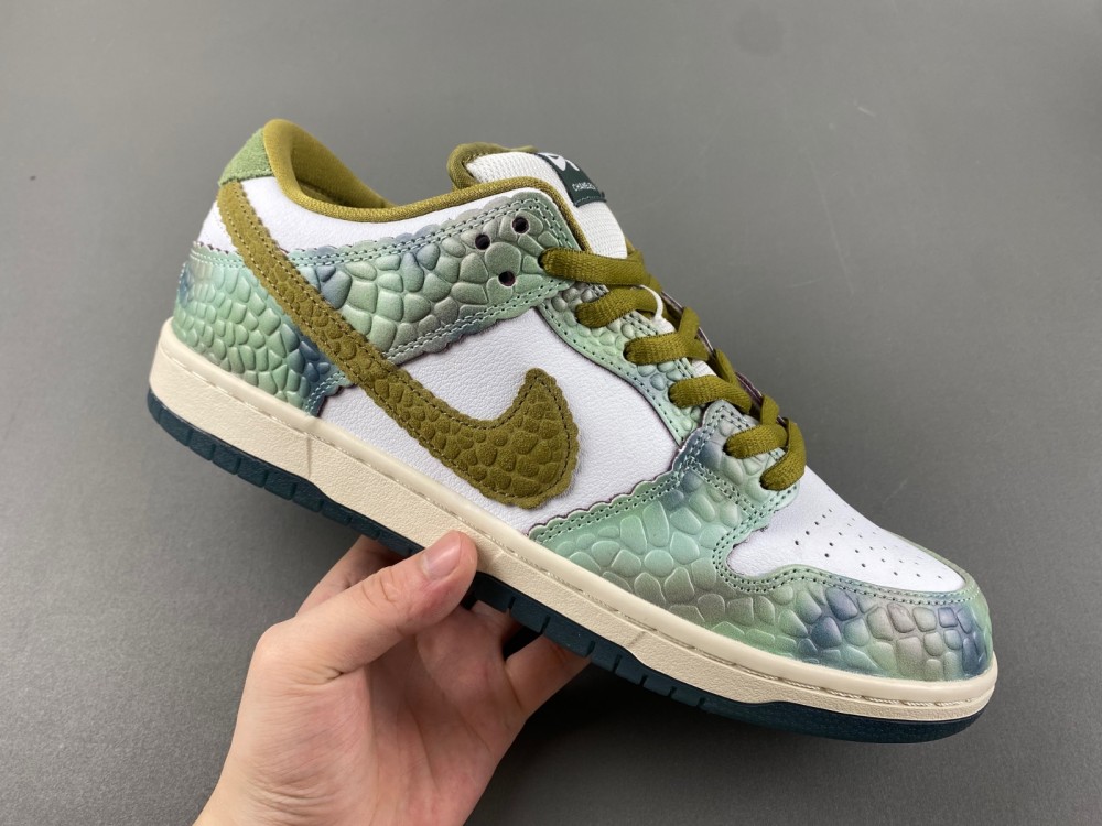 Alexis Sablone Dunk Low Sb Chameleon Hj3386 300 5 - kickbulk.cc