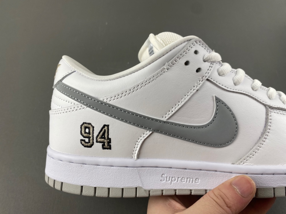 Supreme Dunk Low Sb White Metallic Silver Hq8487 100 12 - kickbulk.cc Supreme Dunk Low Sb White Metallic Silver Hq8487 100 12 - kickbulk.cc