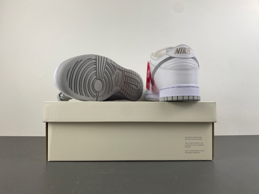 Supreme Dunk Low Sb White Metallic Silver Hq8487 100 9 - kickbulk.cc Supreme Dunk Low Sb White Metallic Silver Hq8487 100 9 - kickbulk.cc